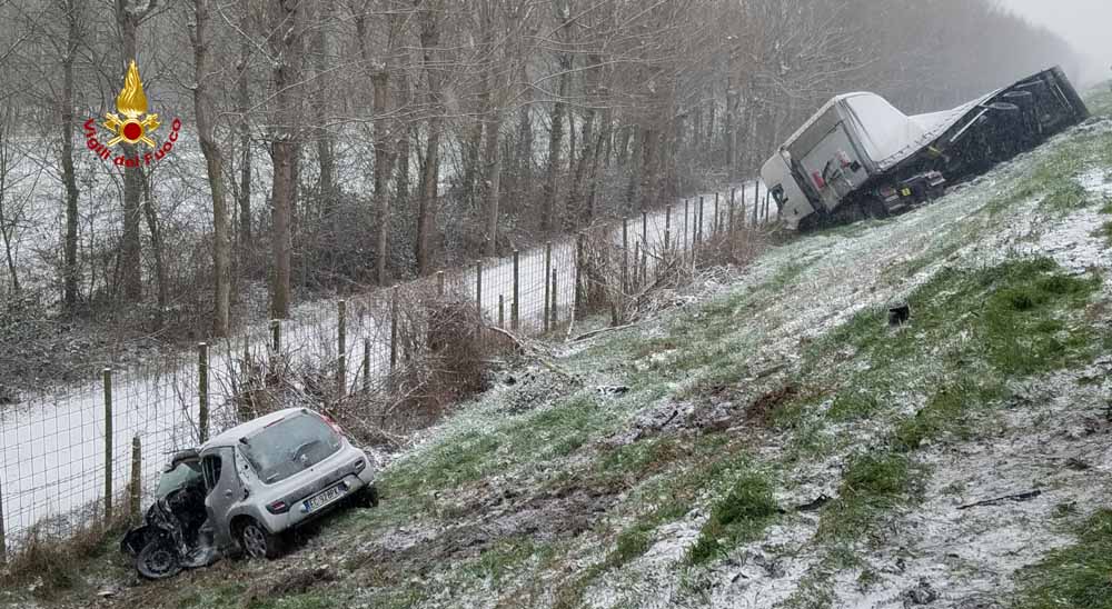 GRAVE INCIDENTE SULLA ROMEA: PERDE LA VITA UNA 30ENNE